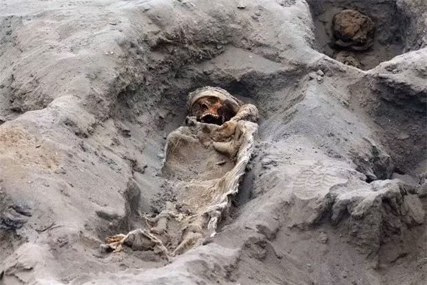  Các nhà khảo cổ tìm thấy địa điểm hiến tế hàng loạt trong khu vực Pampa La Cruz ở Huanchaco. 