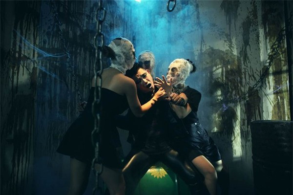 ##sc### Một số khu vực tại Balkan tin rằng, một số loại trái cây như bí ngô hay dưa hấu sẽ biến thành ma cà rồng khi bị bỏ lại hơn 10 ngày hoặc không được sử dụng trong dịp Giáng sinh. 