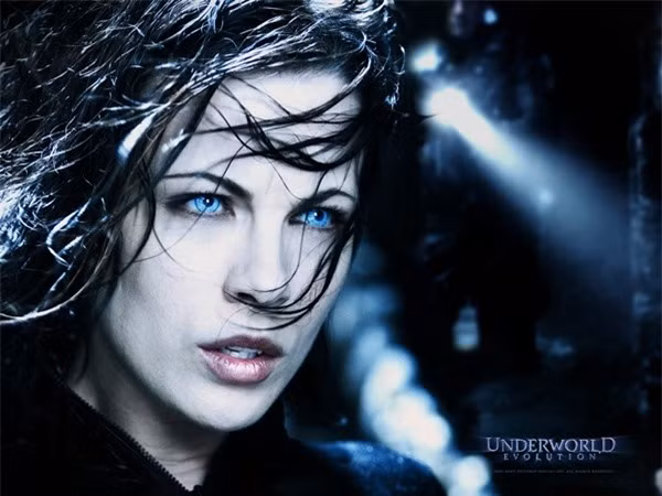  Ma cà rồng này chuyên tấn công phụ nữ. Khi khả năng ngày càng mạnh, chúng có thể bay lượn thậm chí có thể biến thành loài sói. 