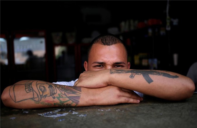 Thống đốc bang Nuevo Leon Mauel Gonzalez Flores quyết định thúc đẩy kế hoạch đóng cửa nhà tù Topo Chico và "tái sinh" nơi này thành một công viên cho thành phố Monterrey. Số tù nhân tại đây sẽ được chuyển đến 700 phòng giam được xây mới tại hai nhà tù khác là Apocada và Cadereyta. Ảnh: Reuters. 