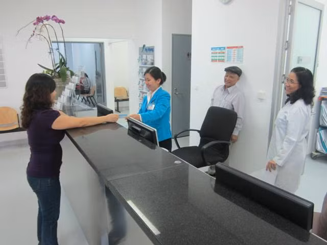 Quầy nhận bệnh của Trung tâm Điều trị ung thư Hy Vọng, Bệnh viện FV TPHCM.