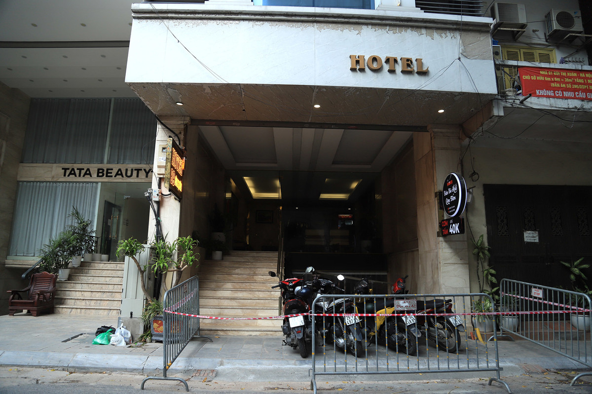 Ha Noi phong toa nhieu diem o pho Bui Thi Xuan sau 5 ca duong tinh nCoV