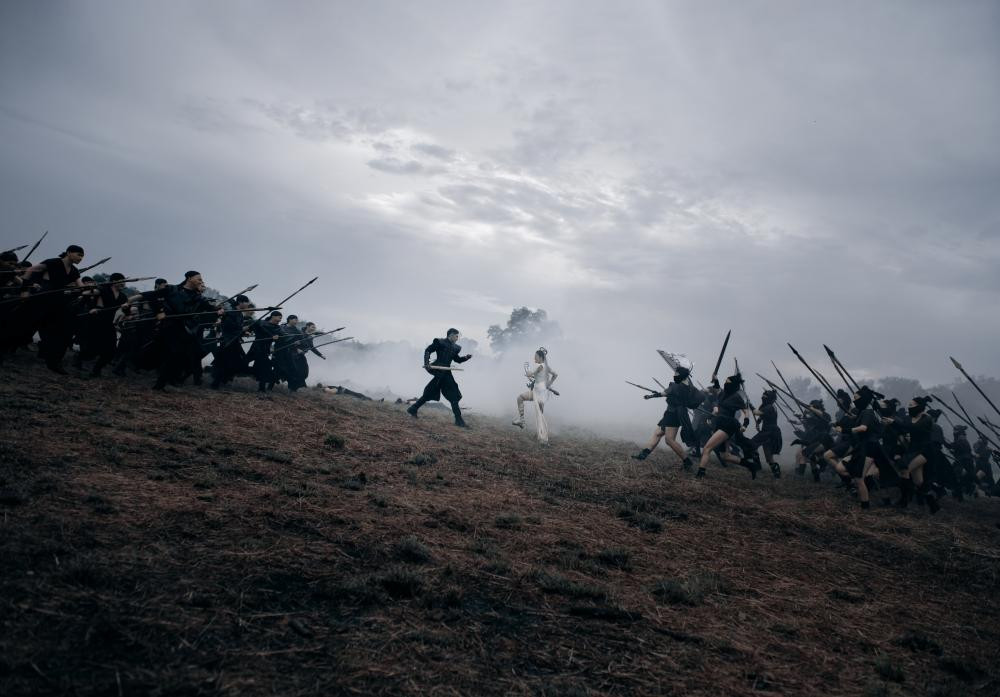 Sao Viet khen het nac nhung netizen che thang MV moi cua Dong Nhi-Hinh-2