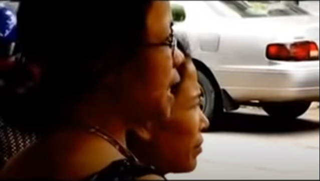 Quá trình đi tìm chủ xe, người dân càng nghi hoặc hơn khi phát hiện trên cầu thang của tầng 2 khu chợ có một chiếc áo chống nắng còn mới toanh vắt ở tay vịn. Nghĩ rằng chủ xe có việc quá gấp nên mới hành động lơ là như vậy, các hộ kinh doanh hè nhau kéo chiếc xe vào giao cho tổ bảo vệ, đồng thời truyền miệng thông báo khắp chợ để tìm chủ xe nhưng gần 1 tiếng đồng hồ sau vẫn không thấy ai đến nhận lại chiếc xe.