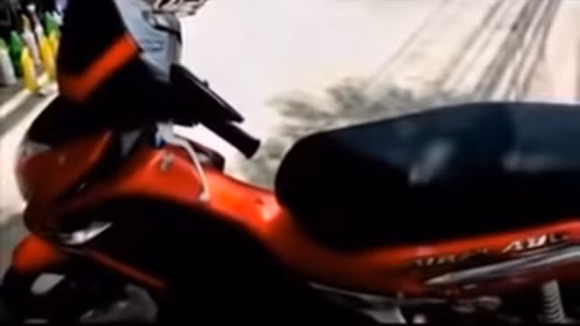 Ở đầu dây bên kia, một người đàn ông tự xưng là Phương sau khi nghe mô tả về chiếc xe đã khẳng định chủ xe là bà Nguyễn Thị Sinh (SN 1963, ngụ xã Hùng Sơn, huyện Đại Từ, tỉnh Thái Nguyên), bạn làm ăn với vợ chồng ông ở thị trấn Đại Từ. Có số điện thoại của chị Sinh do ông Phương cung cấp, tổ bảo vệ cố gắng liên lạc nhưng không thấy bà Sinh nhấc máy.