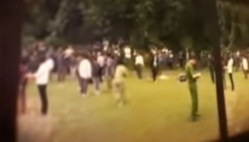 Kết quả khám nghiệm hiện trường cho thấy, nạn nhân là nam giới ngoài 40 tuổi với chi chít những vết đâm trên cơ thể. Nạn nhân được xác định chết trước khi bị ném xuống sông. Cơ quan điều tra nhận định, nhiều khả năng, nạn nhân bị giết, vứt xác xuống sông. Hiện trường đây không phải là hiện trường ban đầu.