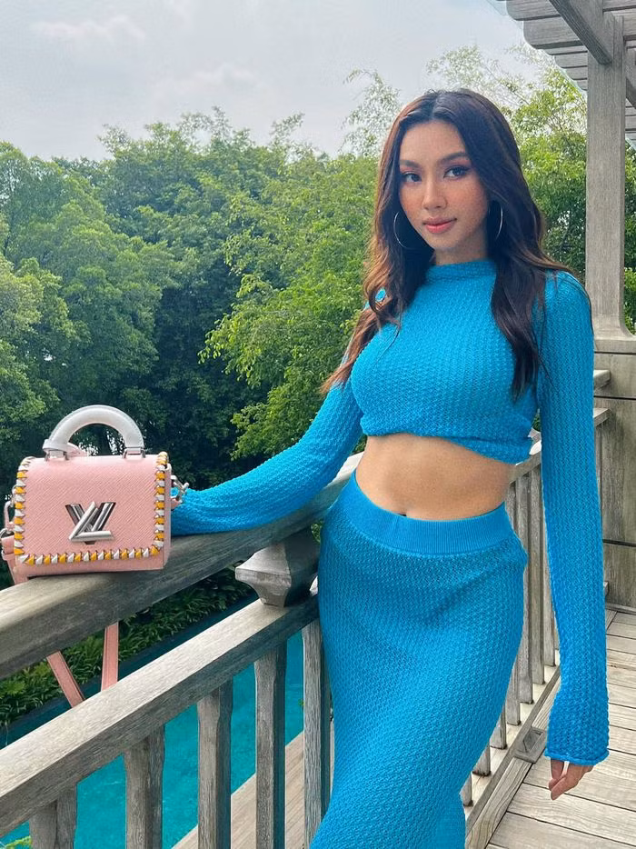 My nhan Viet dua nhau dien do mang mau sac ruc ro-Hinh-7