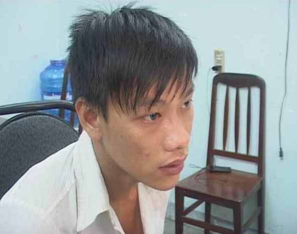 Bằng các biện pháp nghiệp vụ, ngay trong ngày 16/10/2013, cơ quan Công an đã xác định Trần Đức Minh (SN 1994, trú tại khu phố Hải Tân, thị trấn Long Hải, huyện Long Điền) là thủ phạm gây ra vụ án mạng trên.