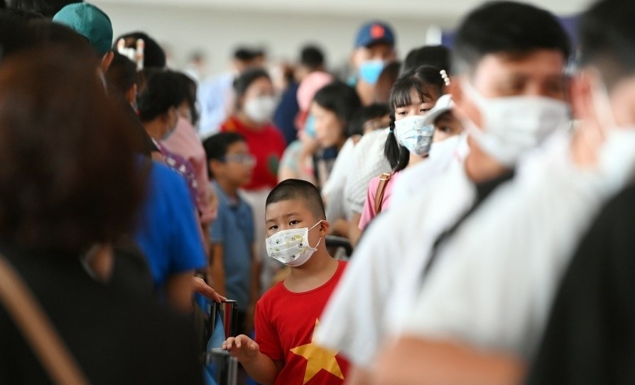 CDC Ha Noi giai thich ve so ca mac COVID-19 gia tang