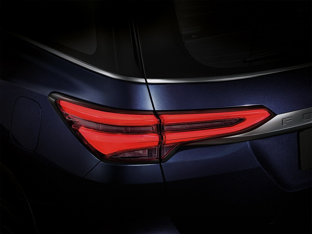 Có thể Toyota Việt Nam sẽ mang về phiên bản LEGENDER hàng đầu cho các phiên bản cao cấp, vì đây là phiên bản có sức hấp dẫn nhất của dòng Fortuner 2021.