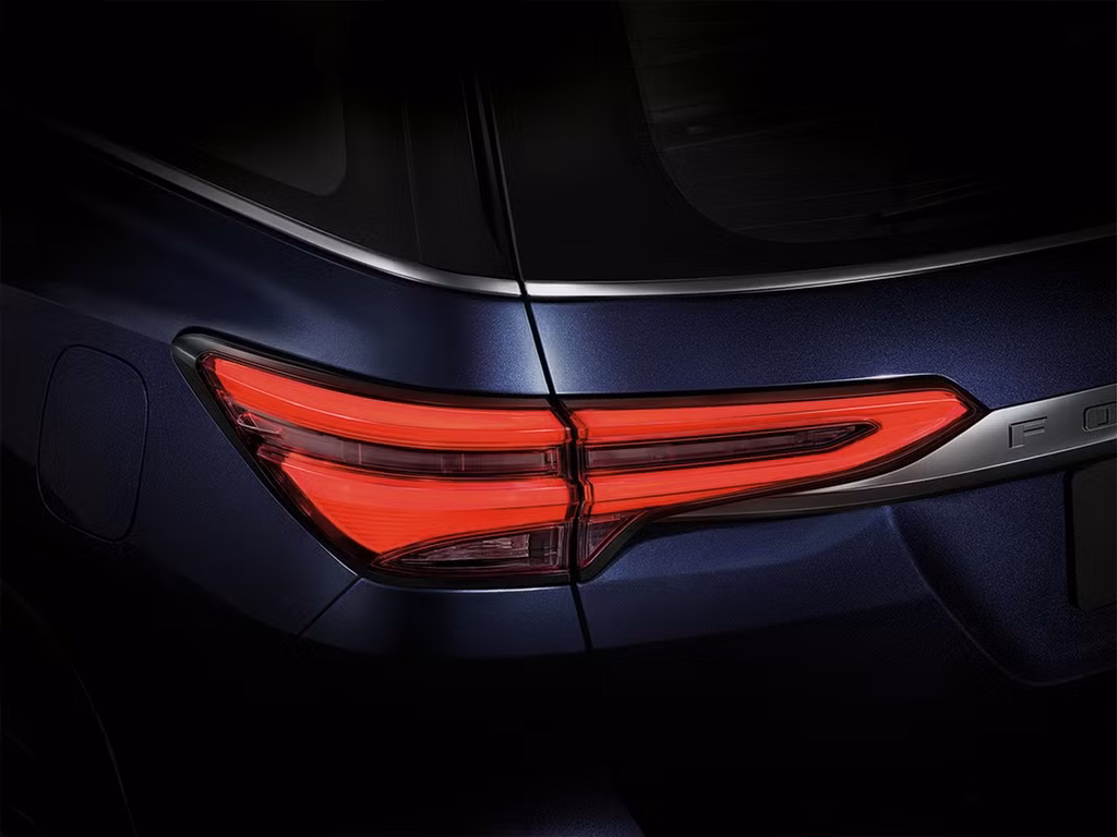 Có thể Toyota Việt Nam sẽ mang về phiên bản LEGENDER hàng đầu cho các phiên bản cao cấp, vì đây là phiên bản có sức hấp dẫn nhất của dòng Fortuner 2021.