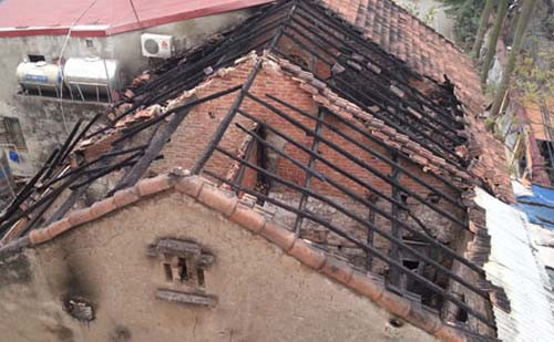 Các căn hộ bị ngọn lửa thiêu rụi.