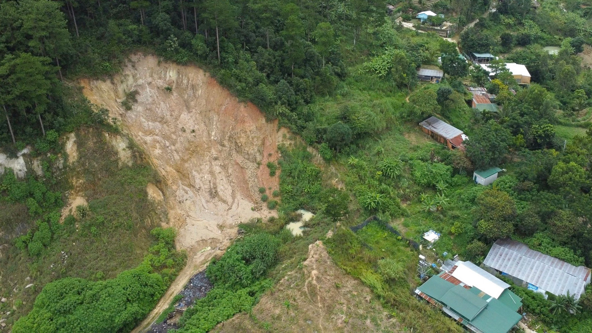 Trong đó, khu vực mỏ đá Trọng Minh có nguy cơ sạt lở cao; còn khu vực gần Công ty Bình Điền (thôn Bắc Hội) và khu vực 35ha thuộc lâm phần do BQL rừng phòng hộ Đại Ninh quản lý có nguy cơ sạt lở.