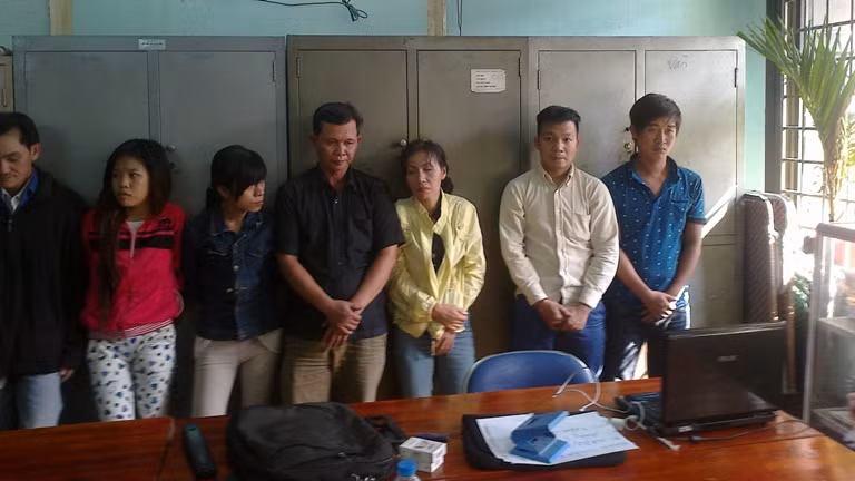 Nhóm dàn cảnh chiếm đoạt tài sản du khách nước ngoài ở trung tâm thành phố do Trang "Bắc kỳ" cầm đầu bị lực lượng Công an bắt giữ.