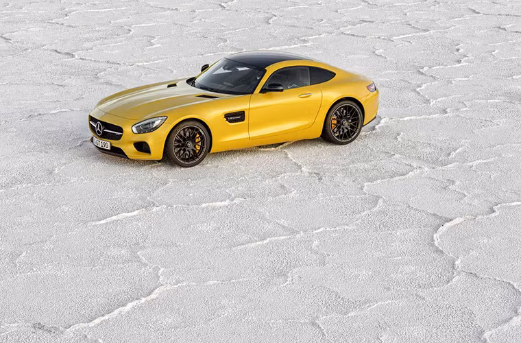Mercedes-AMG GT S là xe thể thao với 2 cửa và 2 chỗ ngồi.