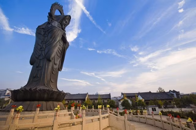 Tượng Quán Thế Âm trong triều đại nhà Đường.