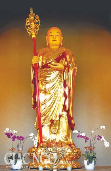 Tượng Bồ-tát Địa Tạng tại chùa Huê Nghiêm (Q.2). Ảnh: Bảo Toàn.