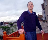 Vào năm 2006, câu chuyện về những tai nạn của ông một lần nữa được chú ý sau khi ông ngã xuống hố ga khi đang làm việc. Tổng cộng, ông đã gặp tất cả 16 tai nạn lớn bao gồm bị sét đánh, sập hầm lò và 3 vụ tai nạn nghiêm trọng cùng các thương tổn khác.