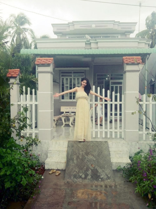 Ngọc Trinh về Trà Vinh mỗi năm một lần vào ngày giỗ mẹ.