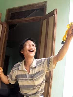 Nụ cười đã xuất hiện trên mặt Tarzan Hồ Văn Lang.