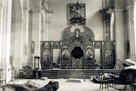 Gian giữa của giáo đường, nơi diễn ra cuộc giao tranh giữa những tên lính SS và lực lượng biệt kích.