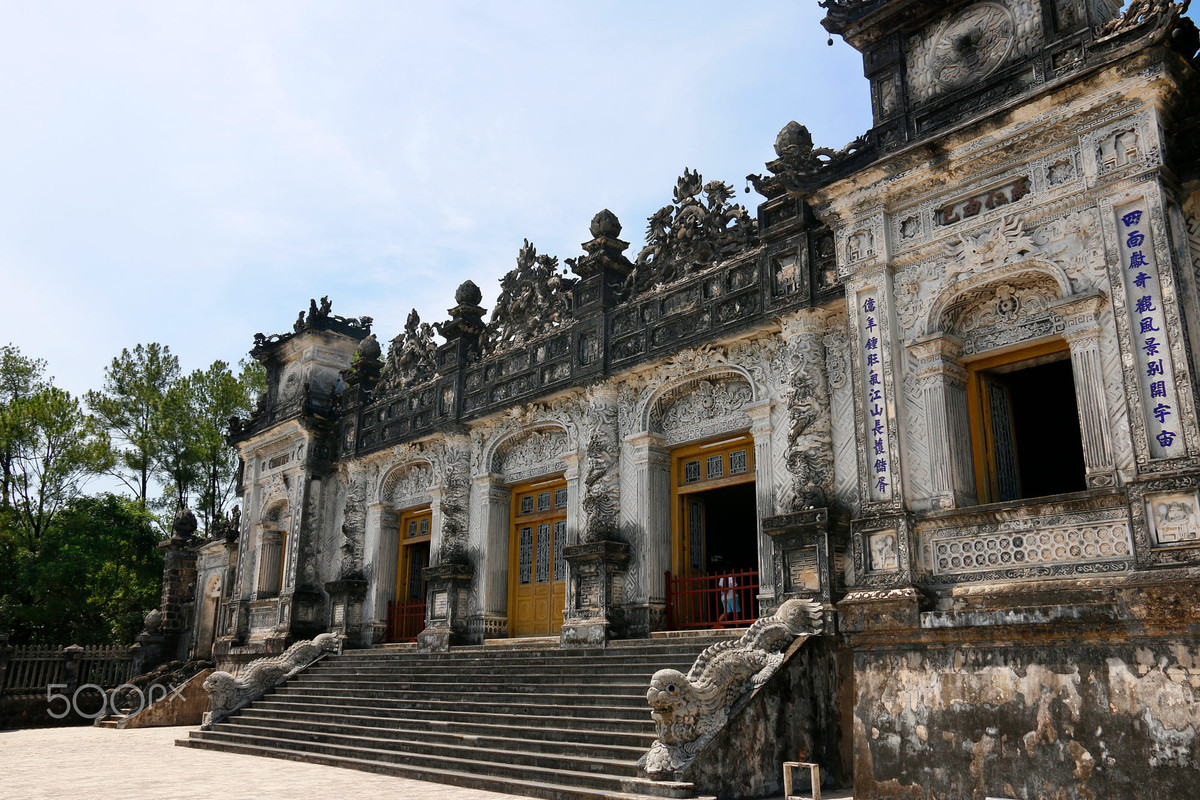 Góc nhìn gần về Cung Thiên Định. Công trình gồm 5 gian được xây dựng công phu và tinh xảo. Ảnh: Nils Jürgens / 500px.com.