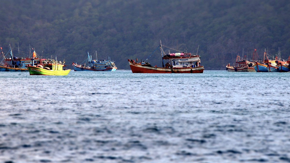 Sắc màu phong phú của những con thuyền đánh cá trên biển. Ảnh: Stephen Cunningsworth / 500px.com.