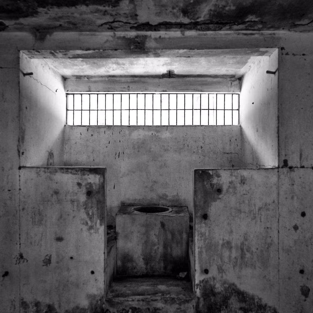 Khoảng lặng trong nhà tù Côn Đảo. Ảnh: Johann Marjeta / 500px.com. Mời quý độc giả xem video: Báo Argentina ca ngợi vẻ đẹp đất nước Việt Nam. Nguồn: VTC10.