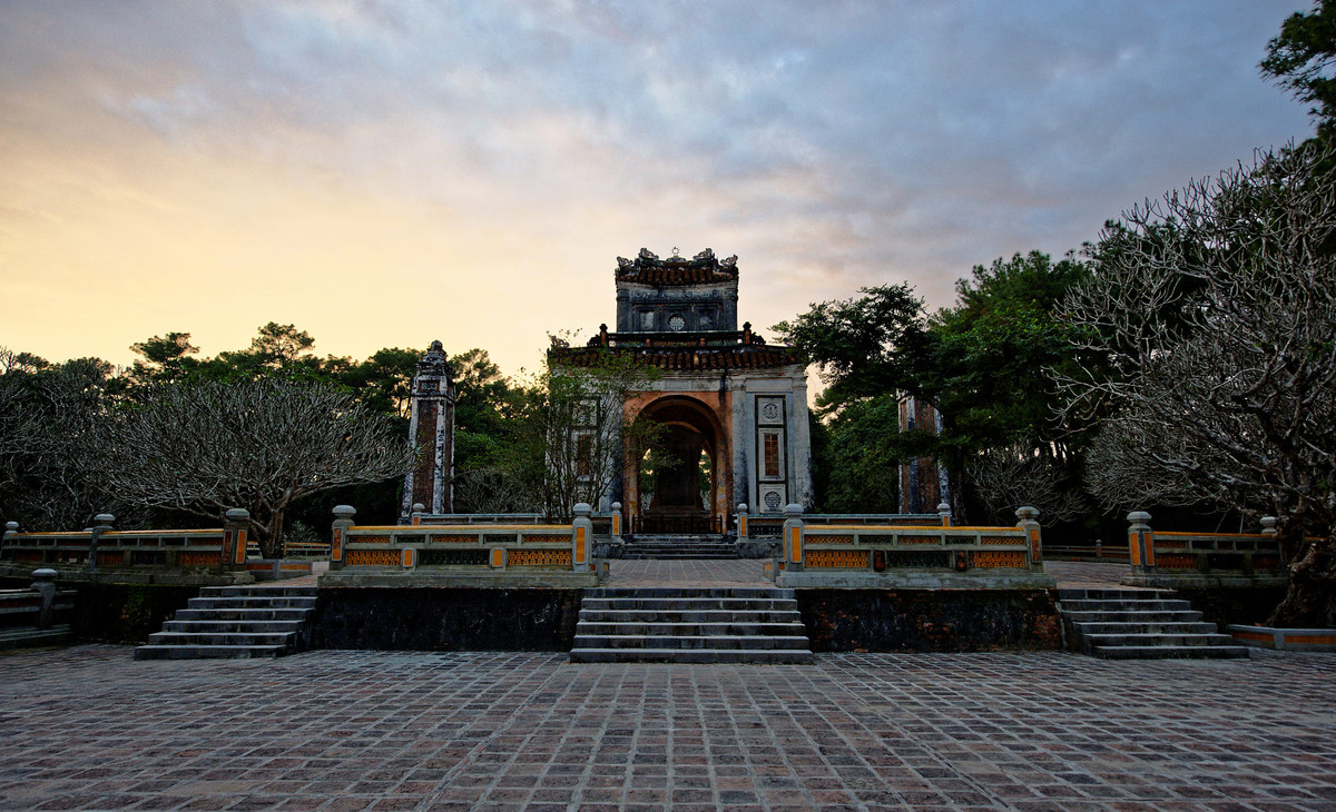 Vẻ uy nghiêm của nhà bia lăng Tự Đức. Ảnh: Jacques-Etienne Grandjean / 500px.com.