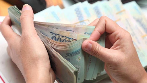 Vo phat hien me chong can thiep vao chuyen luong cua chong