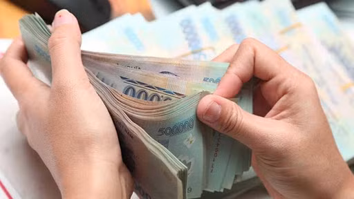 Vo phat hien me chong can thiep vao chuyen luong cua chong