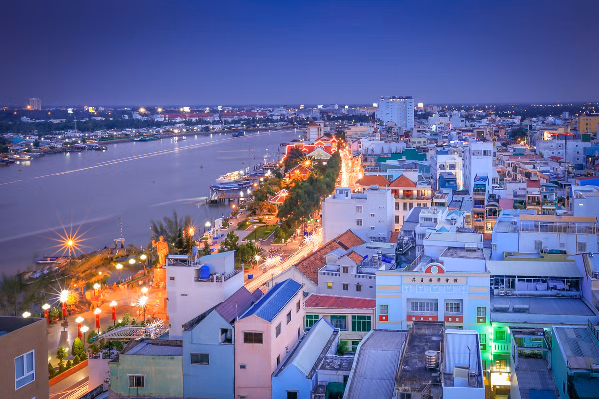 Vẻ đẹp thơ mộng của thành phố Cần Thơ buổi hoàng hôn. Ảnh: Will Faulkner / 500px.com.
