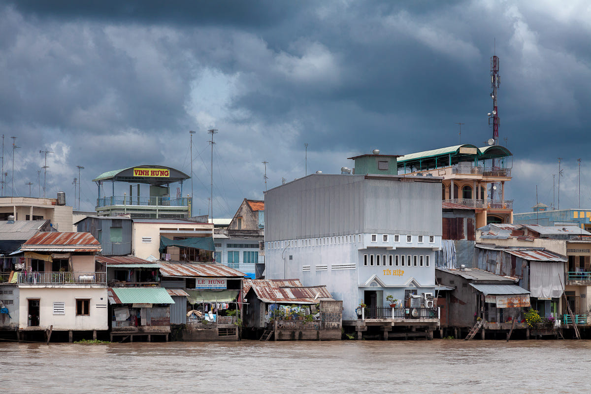 Phố phường bên sông, khung cảnh đặc trưng của Cần Thơ. Ảnh: Jesper Kristensen / 500px.com.