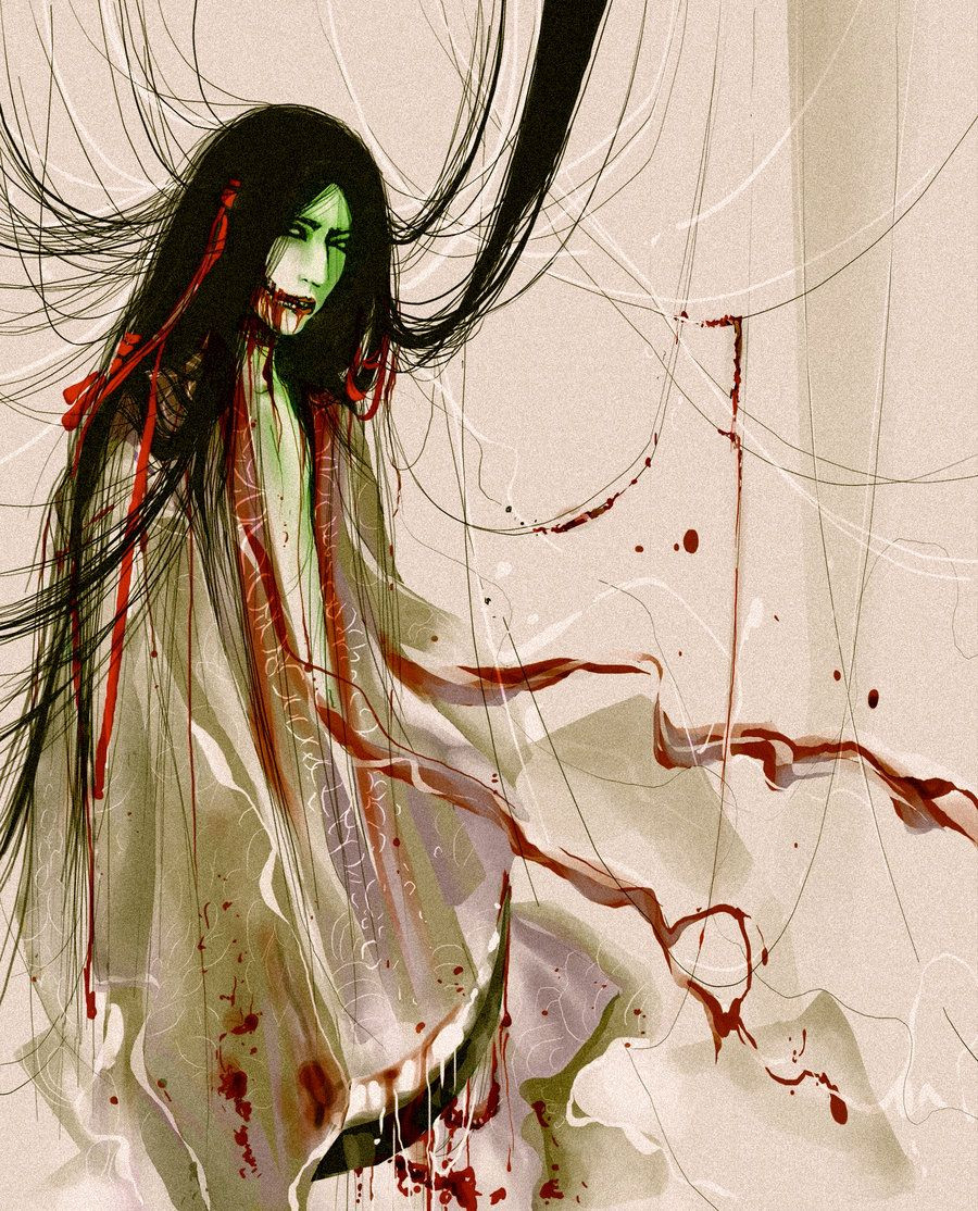 Theo các lời đồn, hồn ma Kuchisake Onna thường đeo khẩu trang, xuất hiện trên các phố vắng vào buổi tối có sương mù. Khi gặp ai đó, con ma này sẽ cất tiếng hỏi ngượng ngùng bẽn lẽn: “Anh nghĩ tôi có xinh đẹp không”.