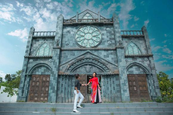 Ba xa Long Nhat len song, nhan sac me 4 con chiem spotlight-Hinh-4