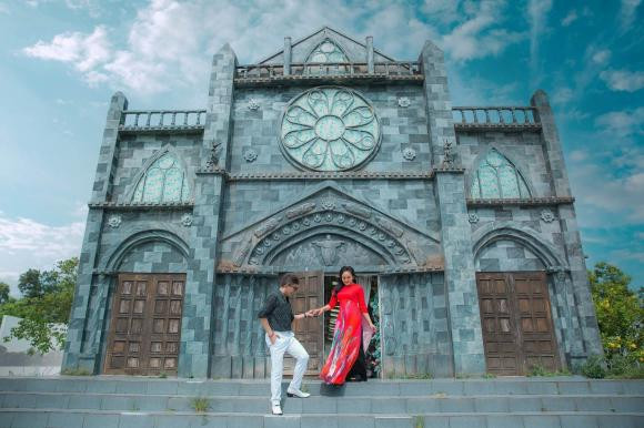 Ba xa Long Nhat len song, nhan sac me 4 con chiem spotlight-Hinh-3