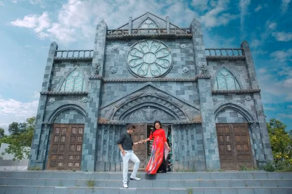 Ba xa Long Nhat len song, nhan sac me 4 con chiem spotlight-Hinh-3