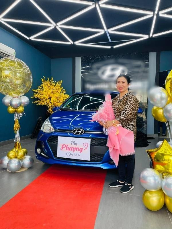 Me Le Duong Bao Lam bi nham la ba ban ve so-Hinh-12