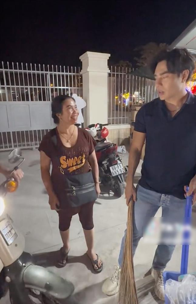 Me Le Duong Bao Lam bi nham la ba ban ve so-Hinh-4