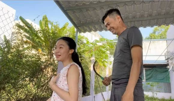 Tiet Cuong cho vo tre len song voi man tro tai cat toc-Hinh-5