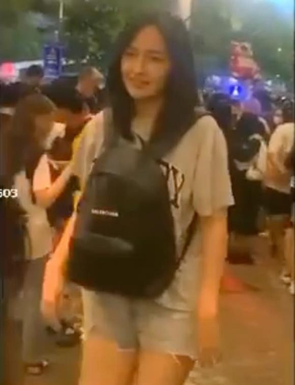 Mai Phuong Thuy khoe nhan sac tuoi tan nhu thien than qua cam thuong