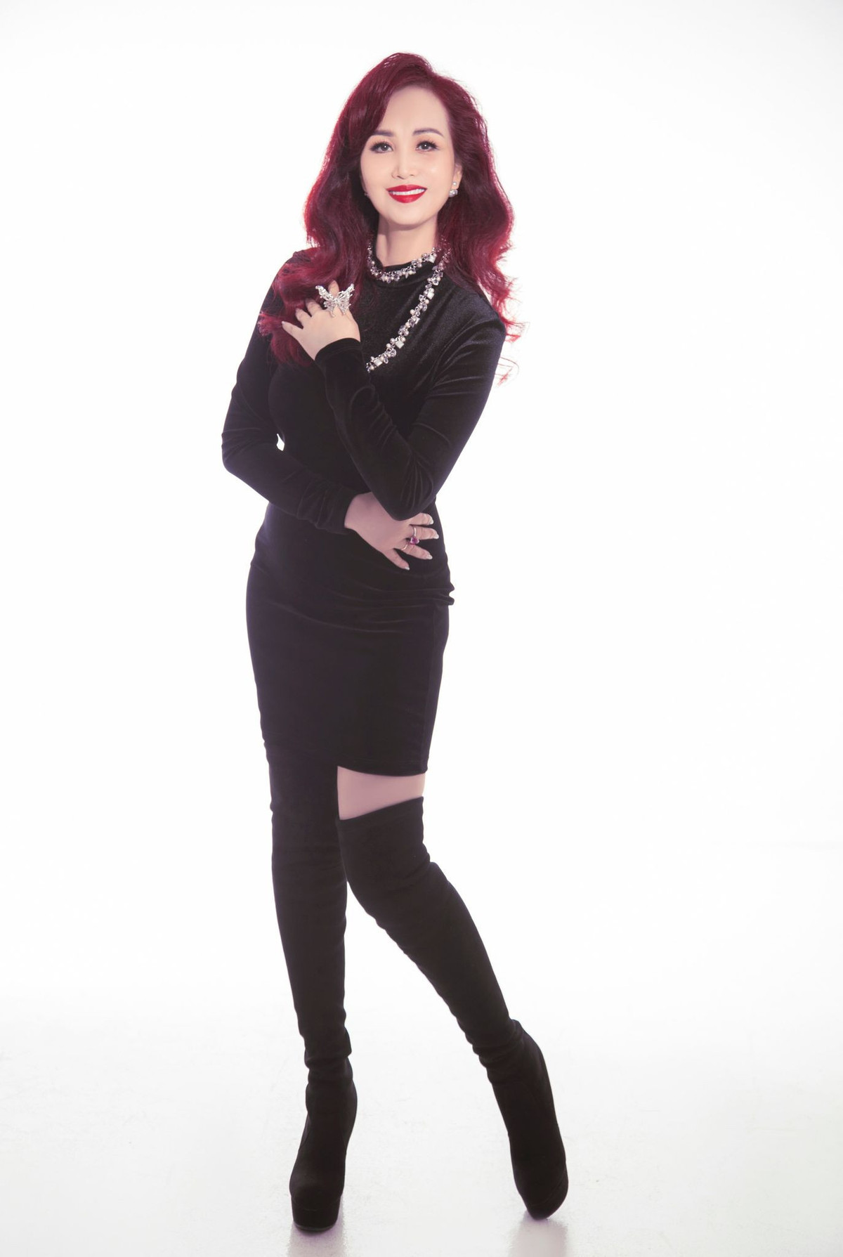 Gia dinh hoa hau Dieu Hoa: Hai con gai xinh dep khong kem me-Hinh-5