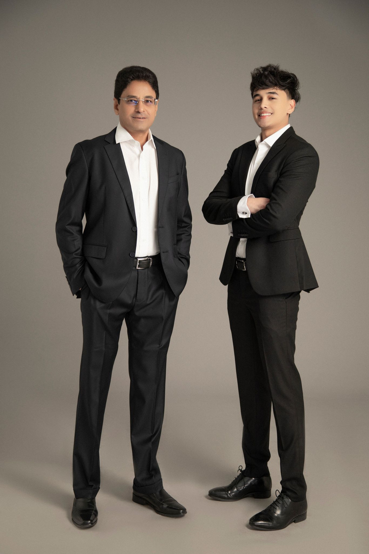 Gia dinh hoa hau Dieu Hoa: Hai con gai xinh dep khong kem me-Hinh-10