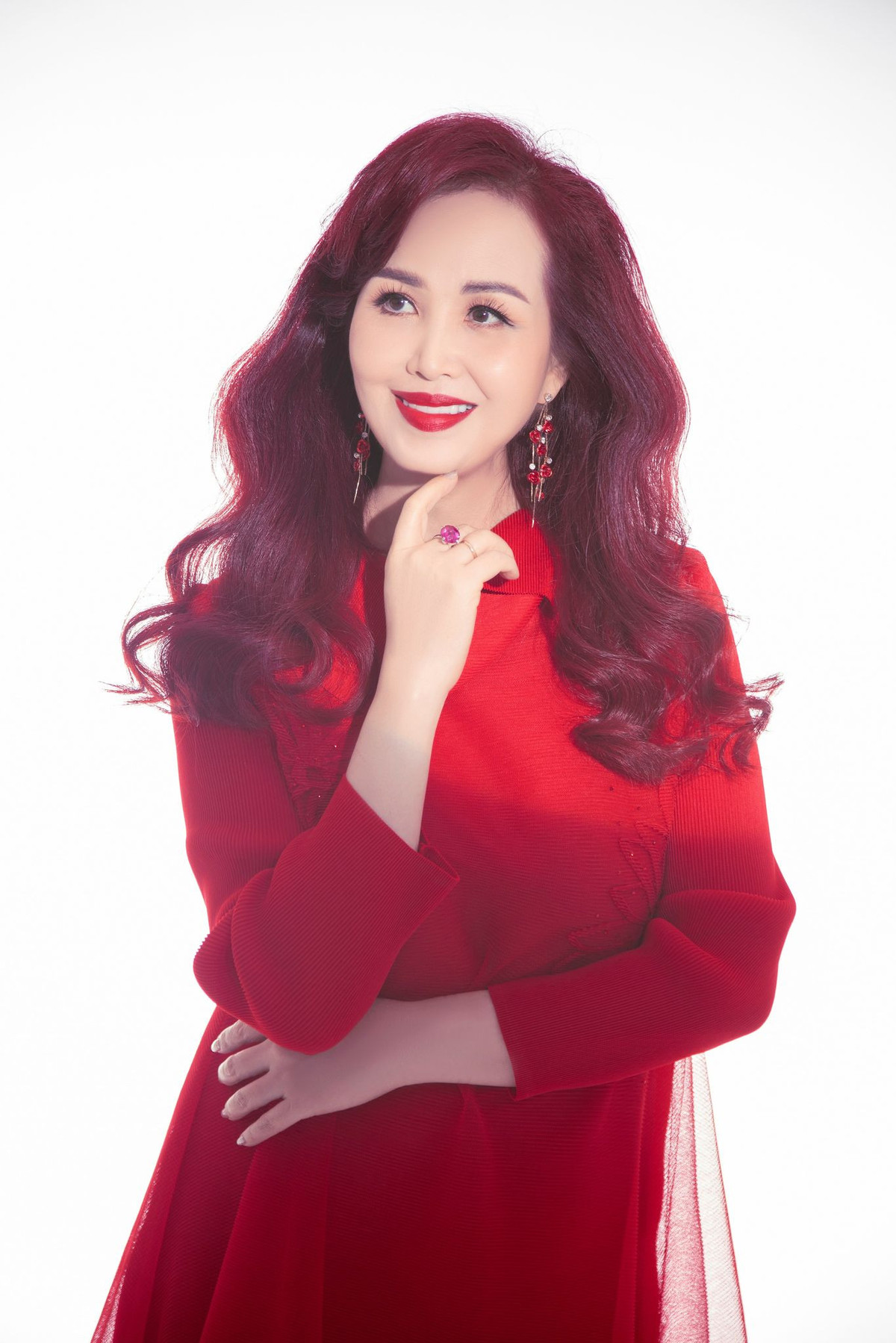 Gia dinh hoa hau Dieu Hoa: Hai con gai xinh dep khong kem me-Hinh-6