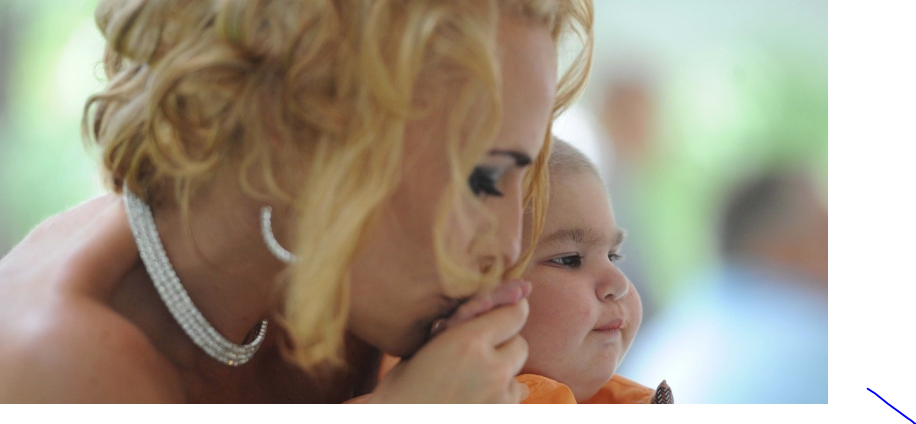 Đây là lễ cưới nằm ngoài dự định của cô Christine Swidorsky và anh Sean Stevenson vì họ định kết hôn vào năm sau.