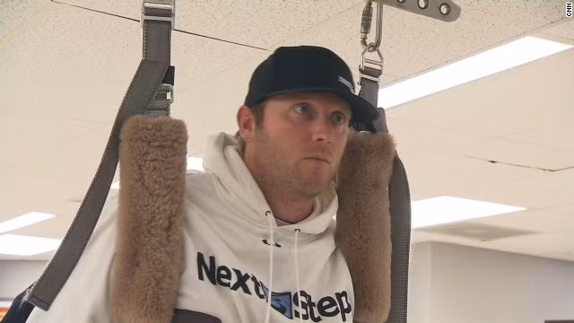 Don Wright được chấn đoán mắc chứng đa u tủy 9 năm trước, trong khi chỉ ½ bệnh nhân có thể sống sót sau 3 năm từ khi chẩn đoán. Kể từ khi biết mình mặc bệnh, ông đã tham gia 70 chặng đua, và gần đây nhất là ở Hawaii, bang thứ 50 ông chạy qua.