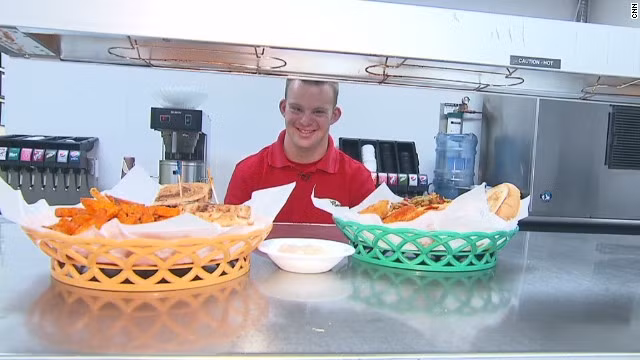 Tim Harris, người bị mắc hội chứng Down luôn mơ ước sở hữu một nhà hàng kinh doanh riêng. Năm 13 tuổi anh đã bắt đầu chơi các môn thể thao như bóng rổ, khúc côn cầu, bóng chuyền, điền kinh và dành được hàng chục huy chương vàng tại các Thế vận hội. Hiện nay anh là chủ sở hữu của nhà hàng thân thiện nhất thế giới, ở Albuquerque, New Mexico. Những thực khách đến đây sẽ được thưởng thức bữa trưa và ôm chủ quán một cách thân thiện nhất.