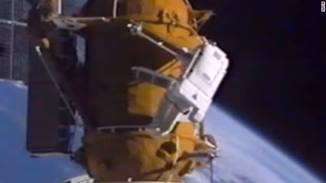 Rich Clifford được chẩn đoán mắc bệnh Parkinson năm 1995, tuy nhiên, ông đã bí mật giấu bệnh của mình, ngoại trừ vợ và con để tiếp tục theo đuổi giấc mơ trở thành phi hành gia bay vào vũ trụ.Cuối cùng, ông đã hoàn thành xứ mệnh của mình sau khi thám hiểm không gian trên tàu STS-59 Endeavour. Thông điệp của ông là đừng để bệnh Parkinson kiểm soát của bạn, nó không phải là tận cùng nếu bạn còn cố gắng