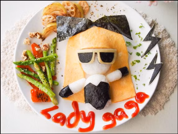 Cô nói về mình với đúng 1 dòng ngắn ngủi: "Tôi nấu nướng. Tôi chụp ảnh. Trẻ con ăn. Mỗi món ăn của tôi lại kể một câu chuyện khác nhau".