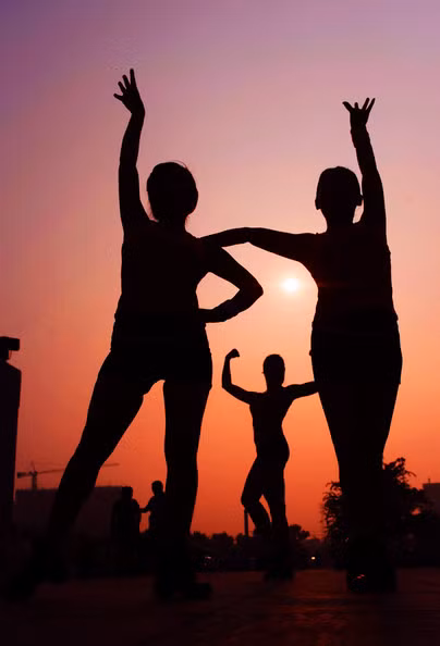 Trong đó có các môn thể dục như Thái cực quyền, múa quạt...và nhiều môn thể dục thể thao khác.